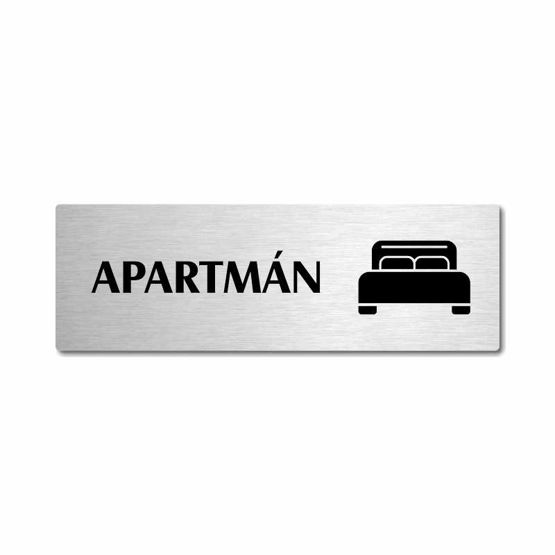 Apartmán, stříbrná popiska na dveře